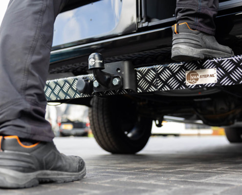 Garage Evers-69 Treeplank voor bedrijfsbus door Garage Evers in Ederveen