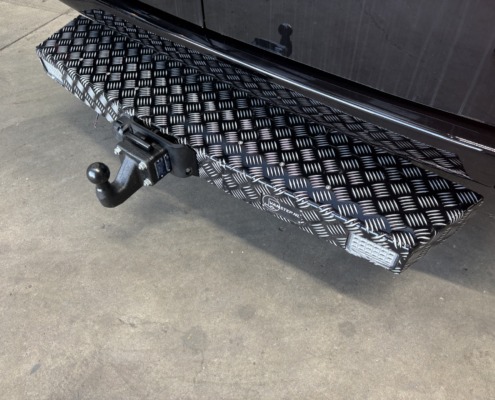 Treeplank met trekhaak